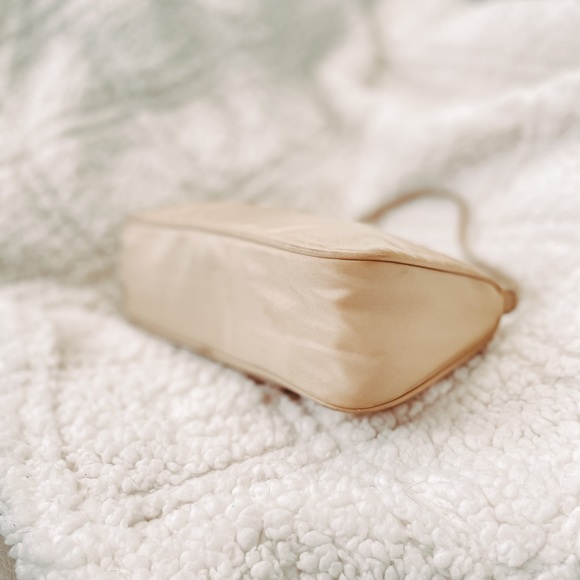 ✨SOLD✨ Prada Vintage Nylon Handbag Pouch - Picture 4 of 7